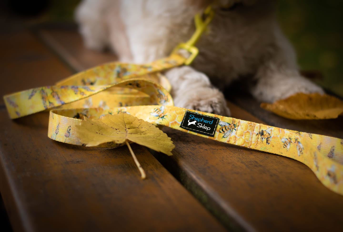 wzor z pszczółkami